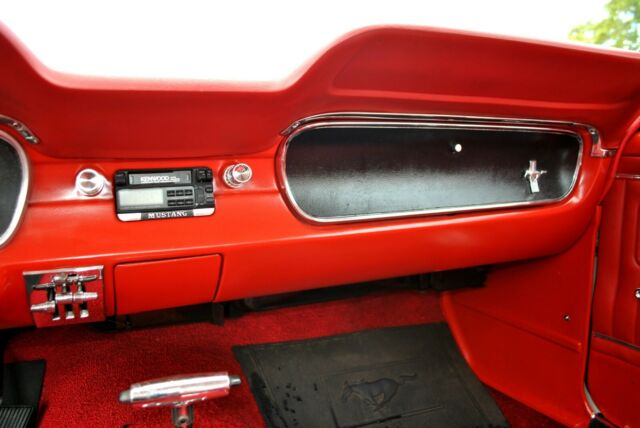 Ford Mustang 1965 image number 15