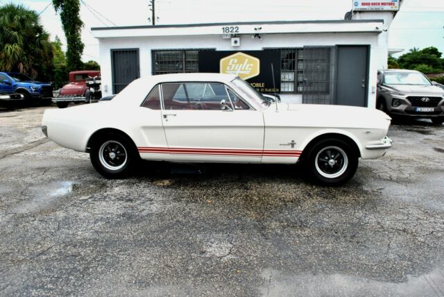 Ford Mustang 1965 image number 2