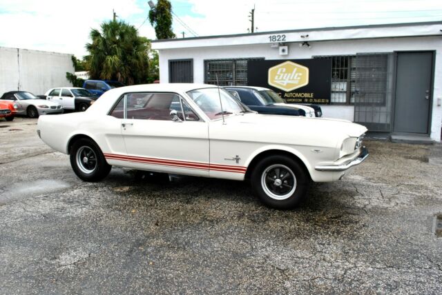 Ford Mustang 1965 image number 25