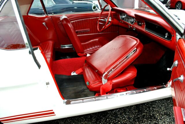 Ford Mustang 1965 image number 35
