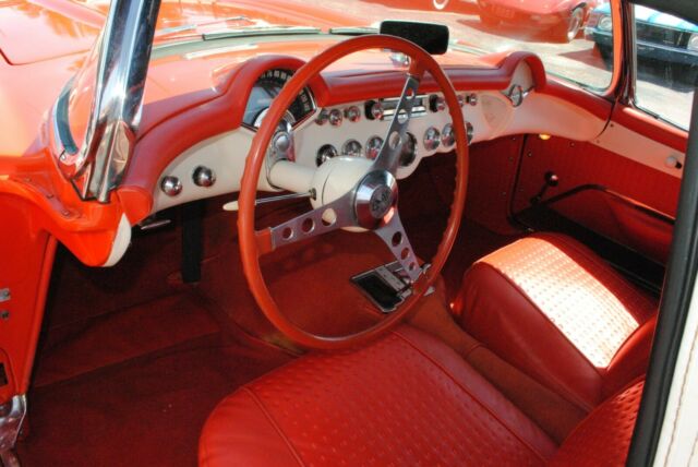 Chevrolet Corvette 1956 image number 24