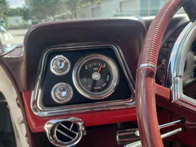 Oldsmobile Starfire 1966 image number 39