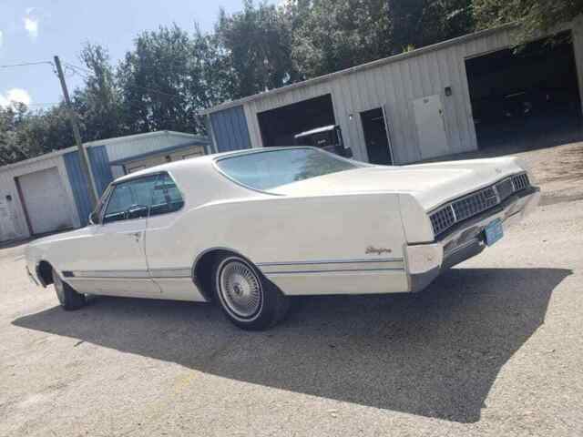 Oldsmobile Starfire 1966 image number 4