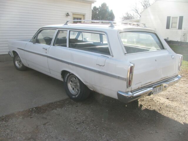Ford Fairlane 1967 image number 4