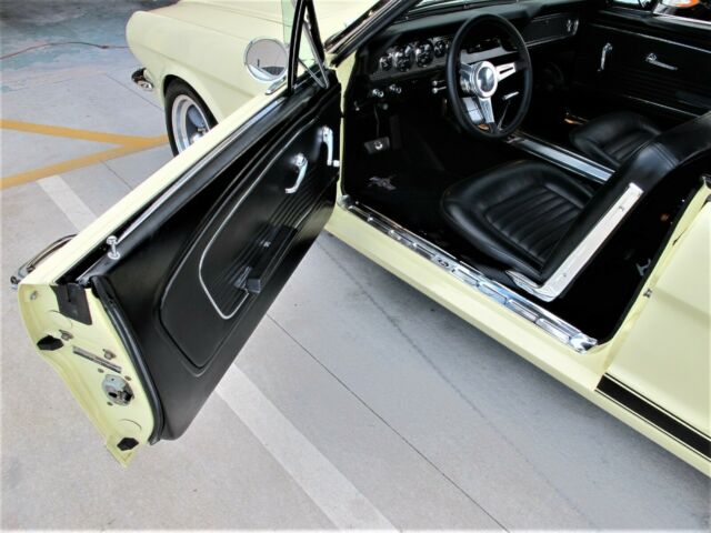 Ford Mustang 1966 image number 10