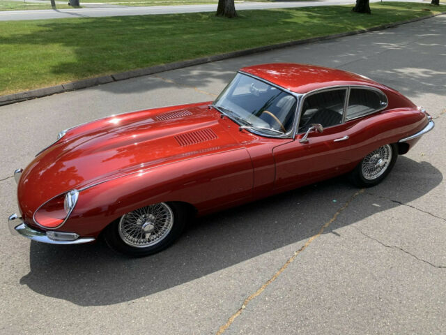 Jaguar E-Type 1968 image number 25