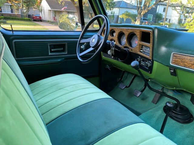 Chevrolet C/K Pickup 1500 1975 image number 37