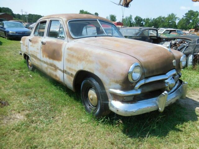 Ford Deluxe 1950 image number 0
