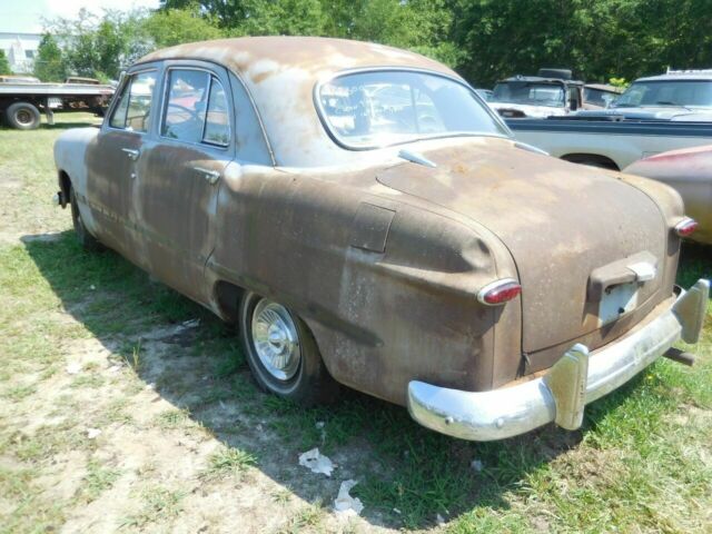 Ford Deluxe 1950 image number 22