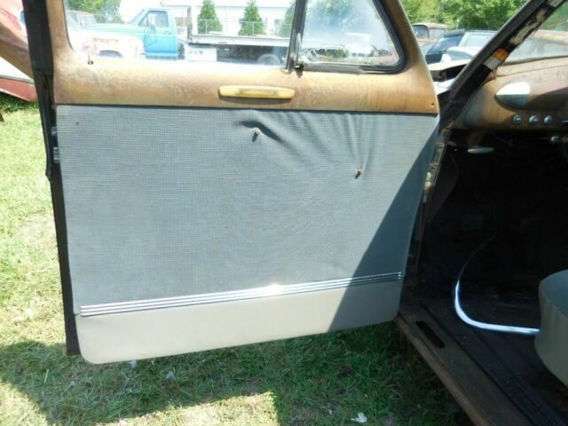 Ford Deluxe 1950 image number 29