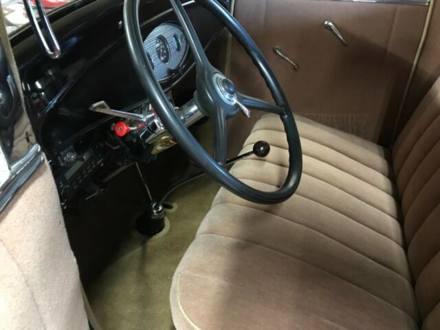 Ford Model B 1932 image number 18