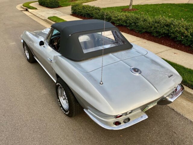 Chevrolet Corvette 1966 image number 25