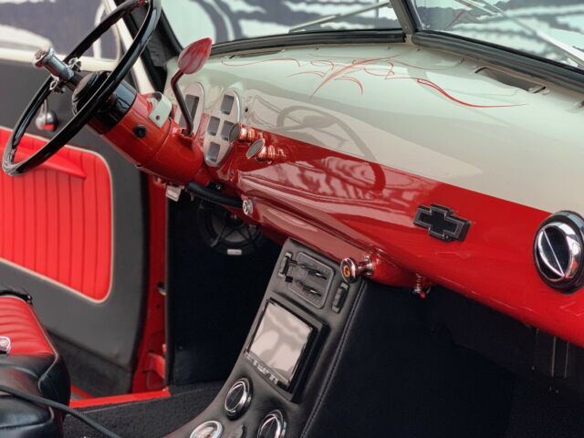 Chevrolet Panel Delivery 1952 image number 35