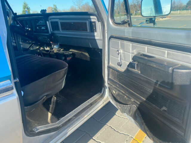 Ford F-250 1979 image number 36