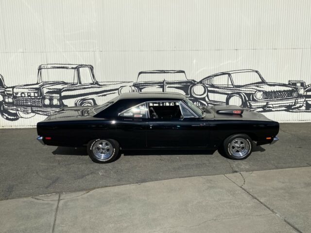 Plymouth Road Runner 1969 image number 13