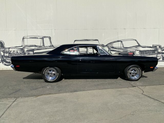 Plymouth Road Runner 1969 image number 36