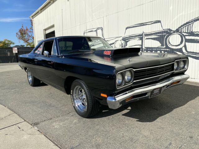 Plymouth Road Runner 1969 image number 38