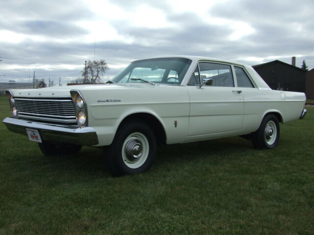 Ford Custom 390 1965 image number 12