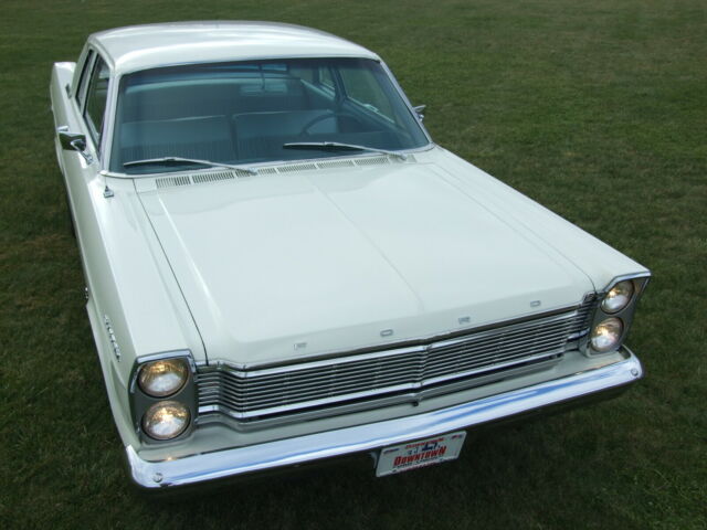 Ford Custom 390 1965 image number 3