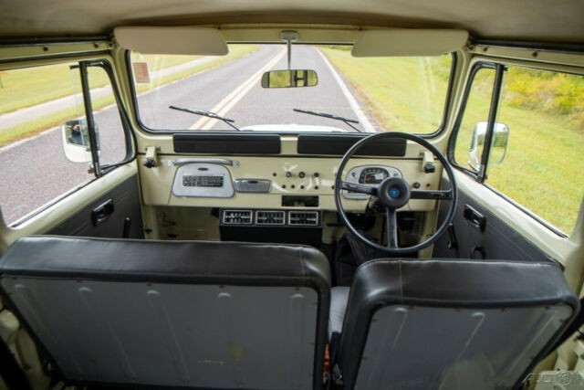 Toyota Land Cruiser 1977 image number 11