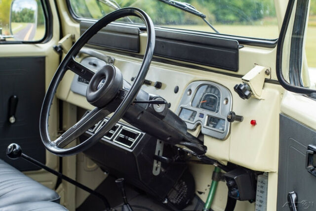 Toyota Land Cruiser 1977 image number 14
