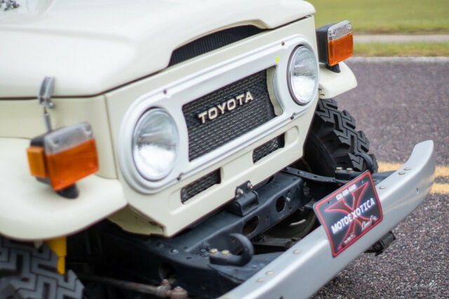 Toyota Land Cruiser 1977 image number 3