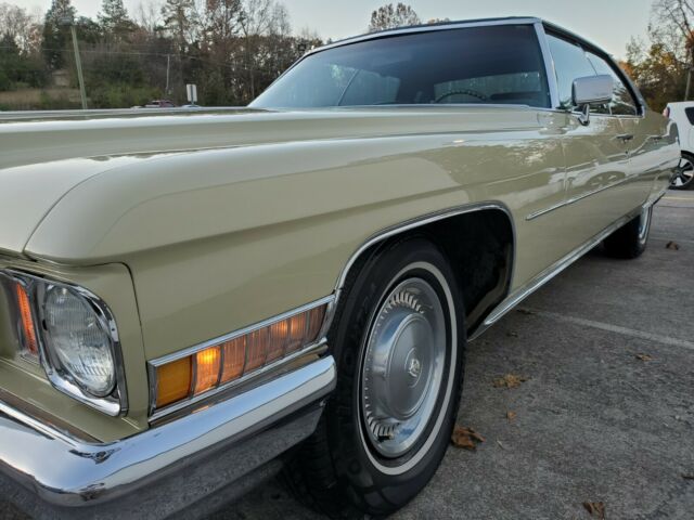 Cadillac DeVille 1972 image number 2