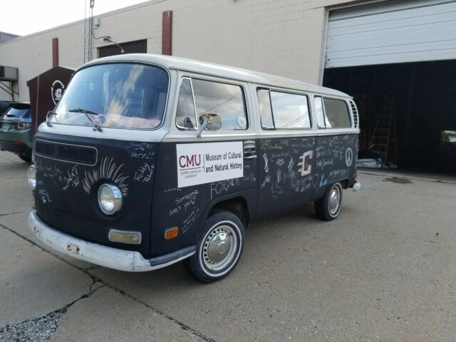 Volkswagen Bus/Vanagon 1971 image number 11