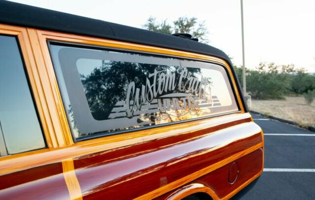 Chevrolet Suburban 1970 image number 10
