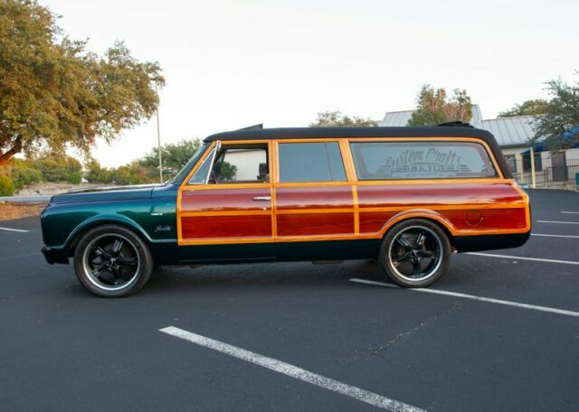 Chevrolet Suburban 1970 image number 19
