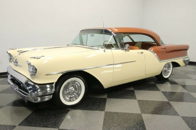Oldsmobile Eighty-Eight 1957 image number 30
