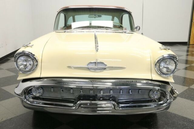 Oldsmobile Eighty-Eight 1957 image number 43