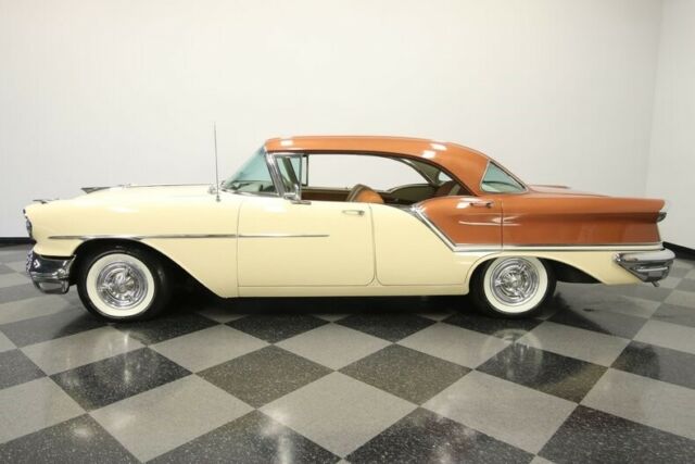 Oldsmobile Eighty-Eight 1957 image number 7