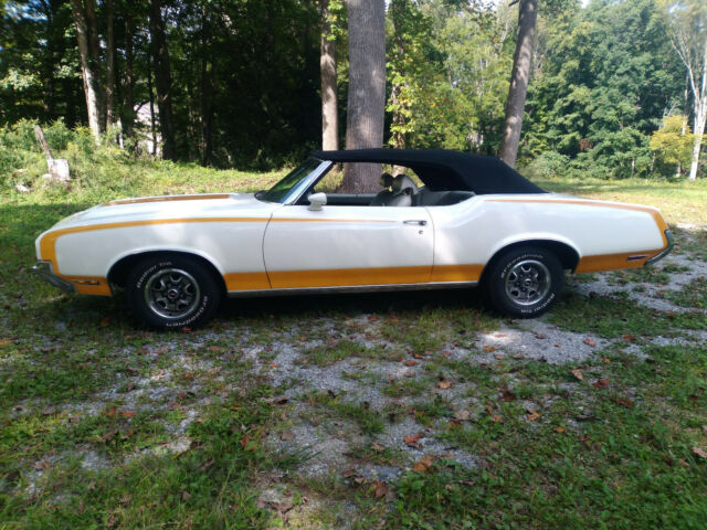 Oldsmobile Cutlass 1972 image number 13