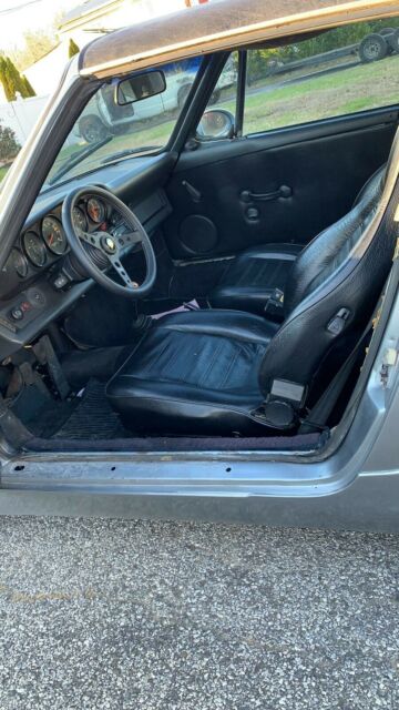 Porsche 911 2.7 1976 image number 22