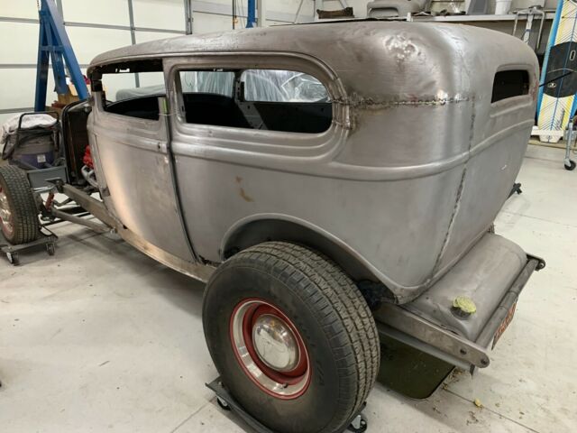 Ford Model B 1932 image number 0