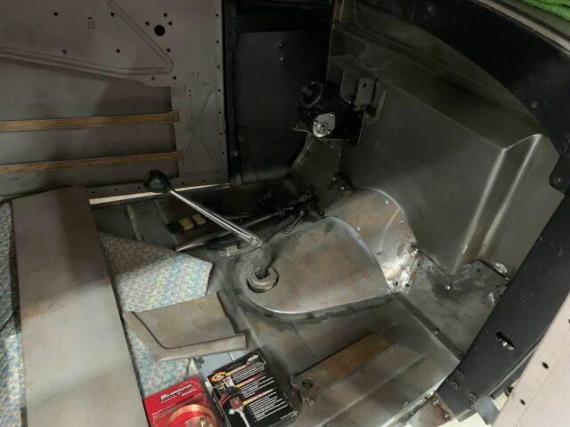Ford Model B 1932 image number 17