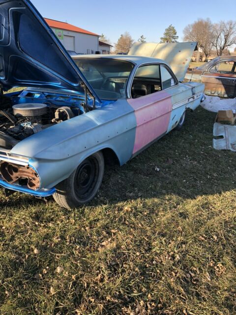 Chevrolet Impala 1961 image number 2