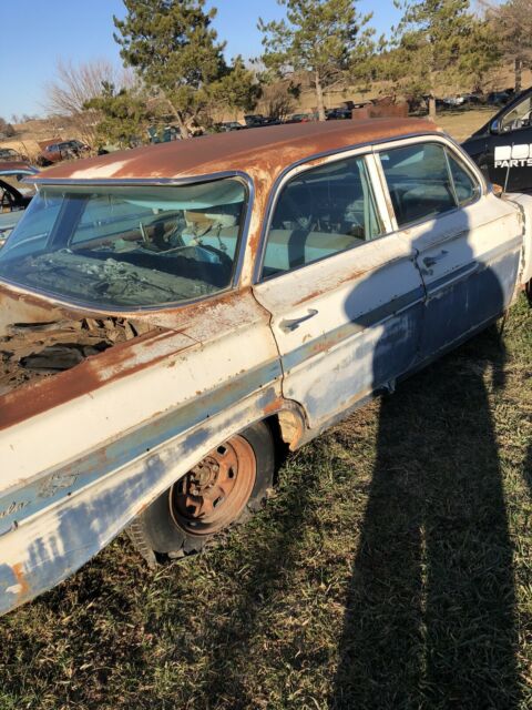 Chevrolet Impala 1961 image number 39