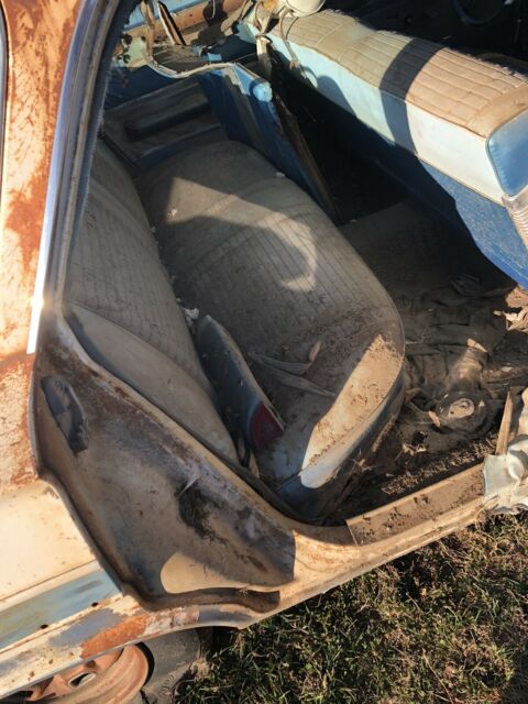 Chevrolet Impala 1961 image number 44