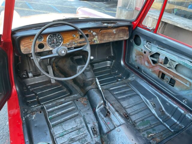 Triumph Herald 1963 image number 17