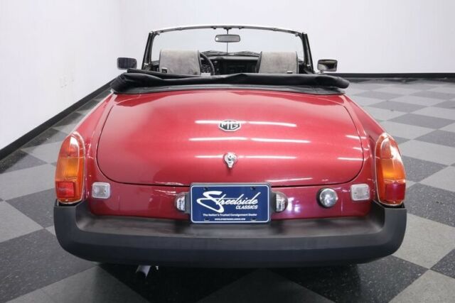 MG MGB 1975 image number 11