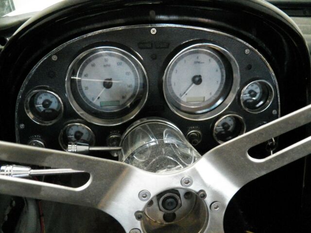 Chevrolet Corvette 1963 image number 34