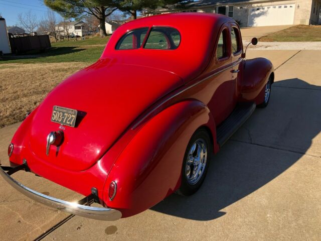 Ford Deluxe 1939 image number 18