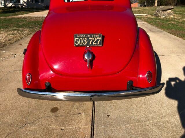 Ford Deluxe 1939 image number 19