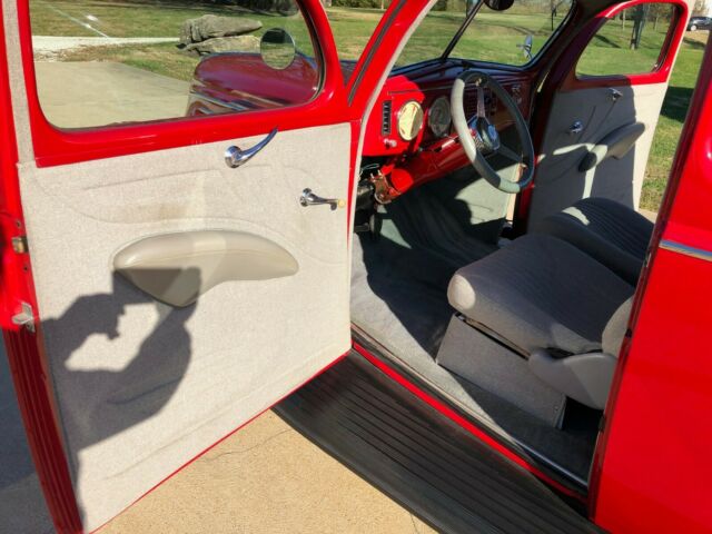 Ford Deluxe 1939 image number 9