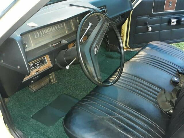 Ford Galaxie 500 1971 image number 13