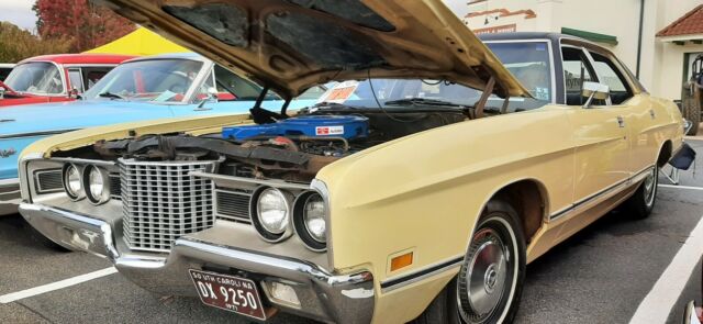 Ford Galaxie 500 1971 image number 3