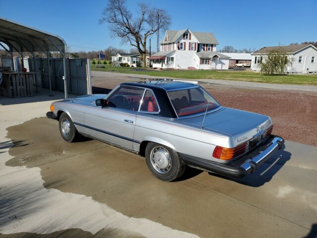 Mercedes-Benz 450SL 1976 image number 2