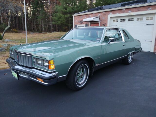 Pontiac Bonneville 1978 image number 45